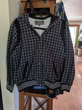 torrid Black & Gray Houndstooth Snap Hoodie size 1 Bomber Style